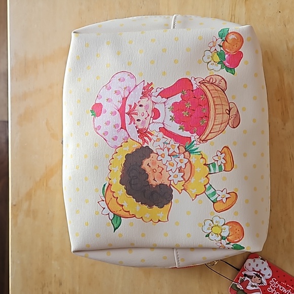 Bioworld Handbags - STRAWBERRY SHORTCAKE COSMETIC CASE
